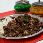 Fesenjan – ein altes persisches Gericht mit Hühnchen und Walnuss-Granatapfel-Sauce