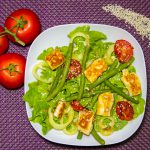 Eichblattsalat mit Halloumi, grünen Bohnen und karamellisierter Vinaigrette