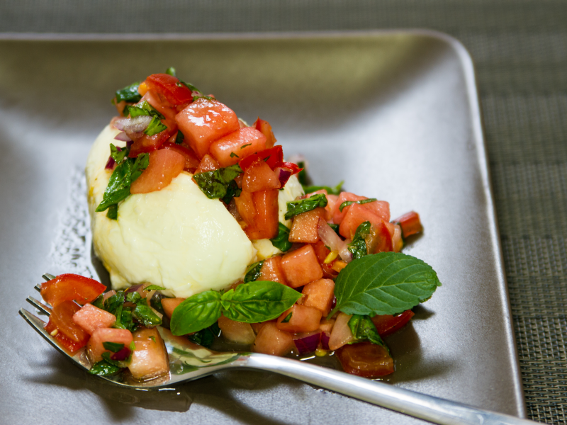 Büffelmozzarella mit fruchtiger Wassermelonen-Tomaten-Salsa – Koch ...