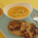 Coco-Banana-Kiss mit Passionsfruchtsauce